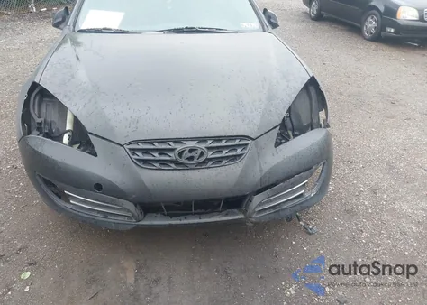 2010 Hyundai Genesis 2.0T z USA, uszkodzony, nr VIN KMHHT6KD7AU028056
